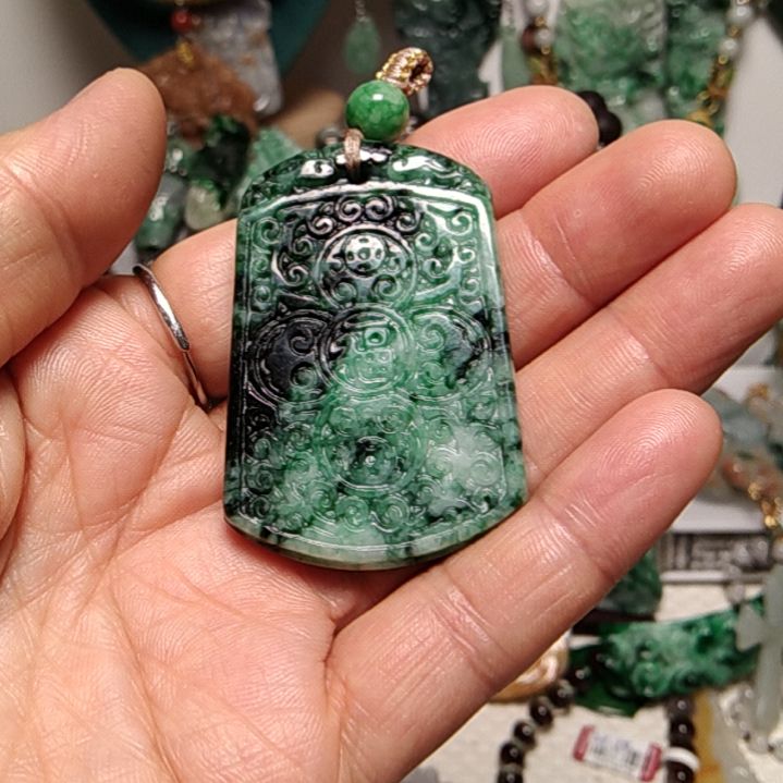 翡翠吊坠(赠链)未镶嵌