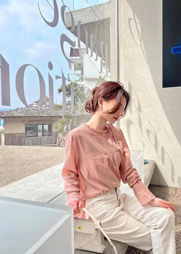 女装气质百搭设计师孤品网红秋冬女款小香风短款时尚休闲女士