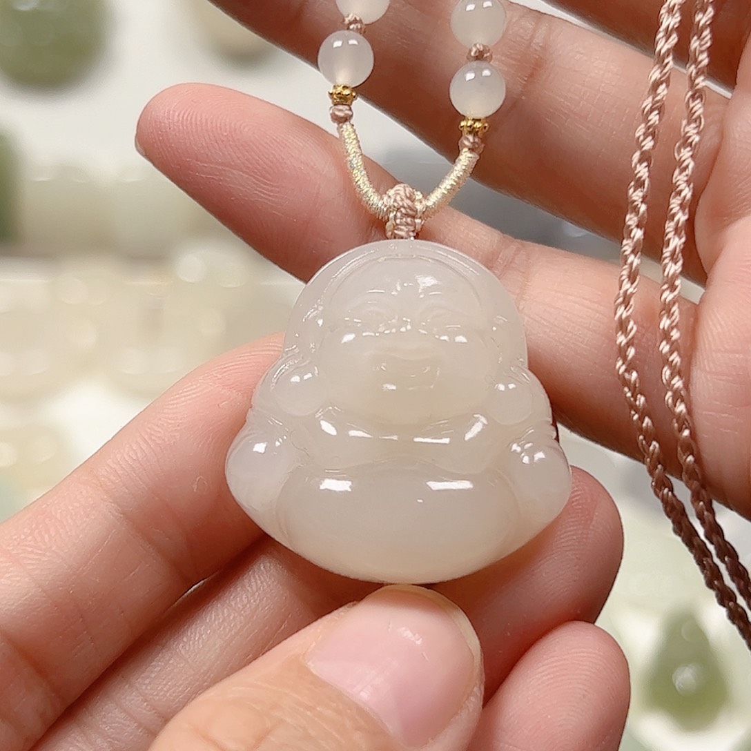 颈饰未镶嵌和田玉拓*