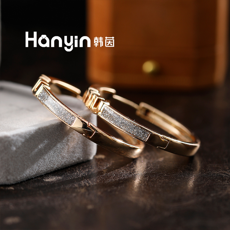 铜合金仿水晶耳饰 4cm 高定亮晶晶细闪M字母耳扣轻奢高级感AAA