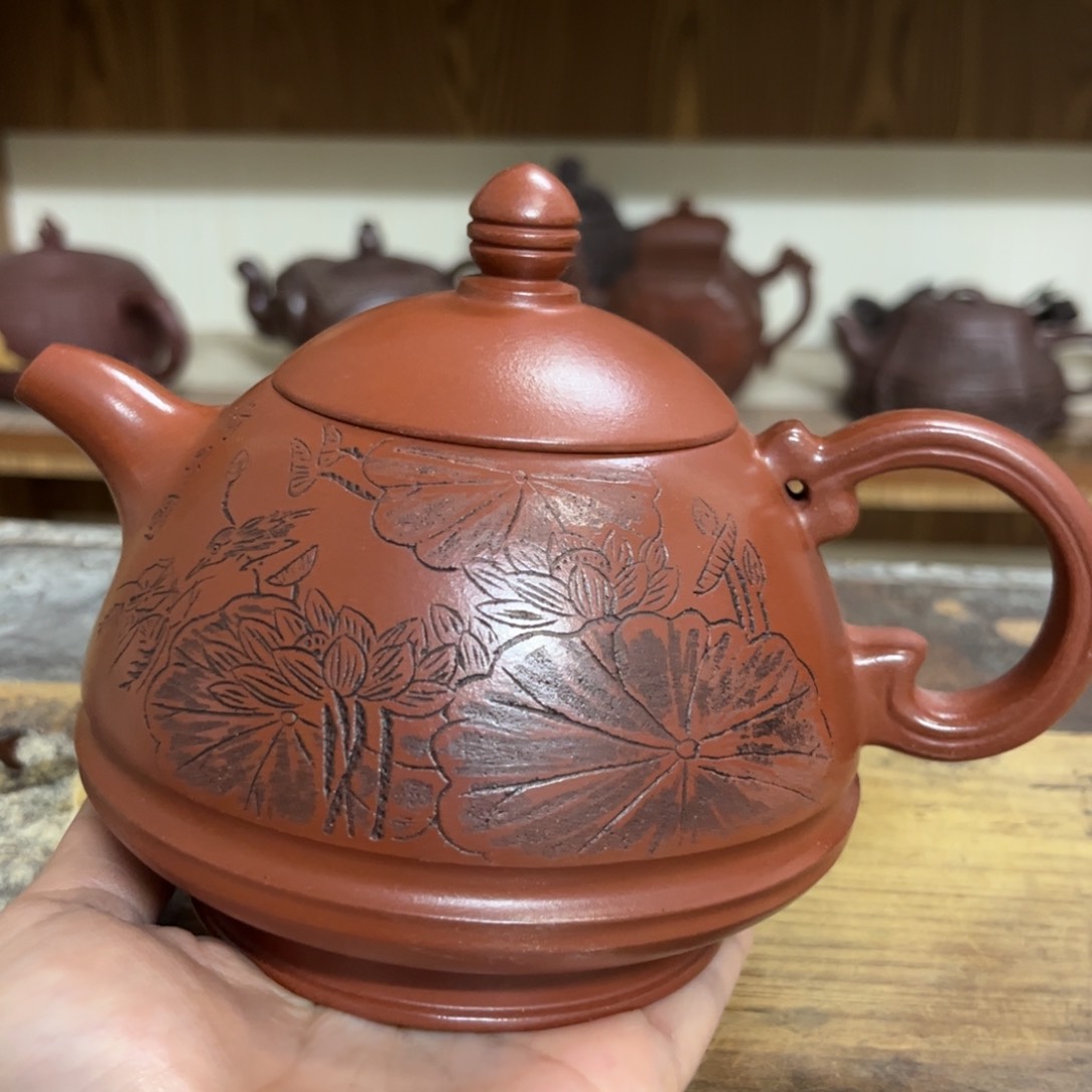 紫砂茶壶红皮龙立帽