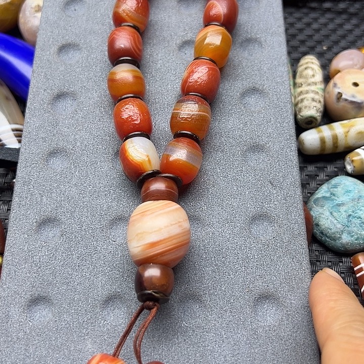 飞***朵玛瑙/玉髓未镶嵌手链