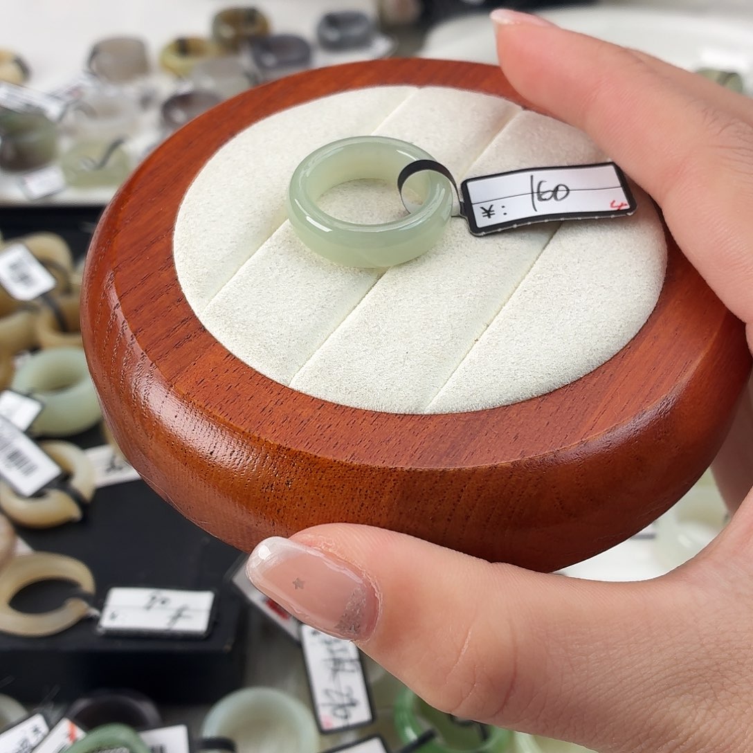 和田玉未镶嵌戒指Q50奶蓝轮胎内径17.2