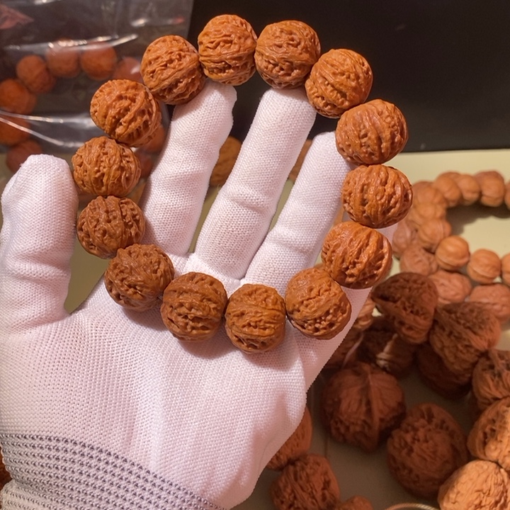 文玩核桃手串……16