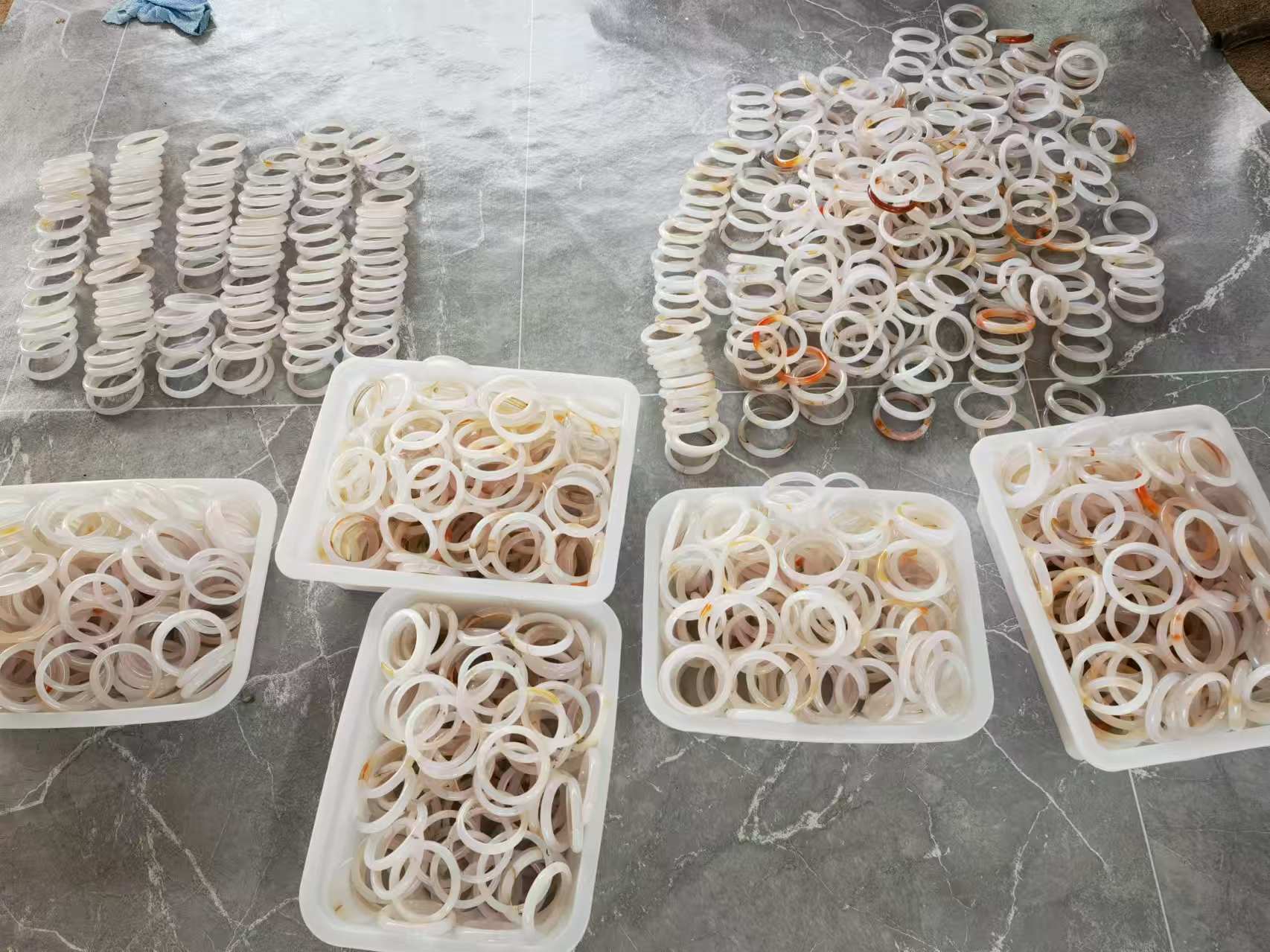 丽睿家的玛瑙手镯
