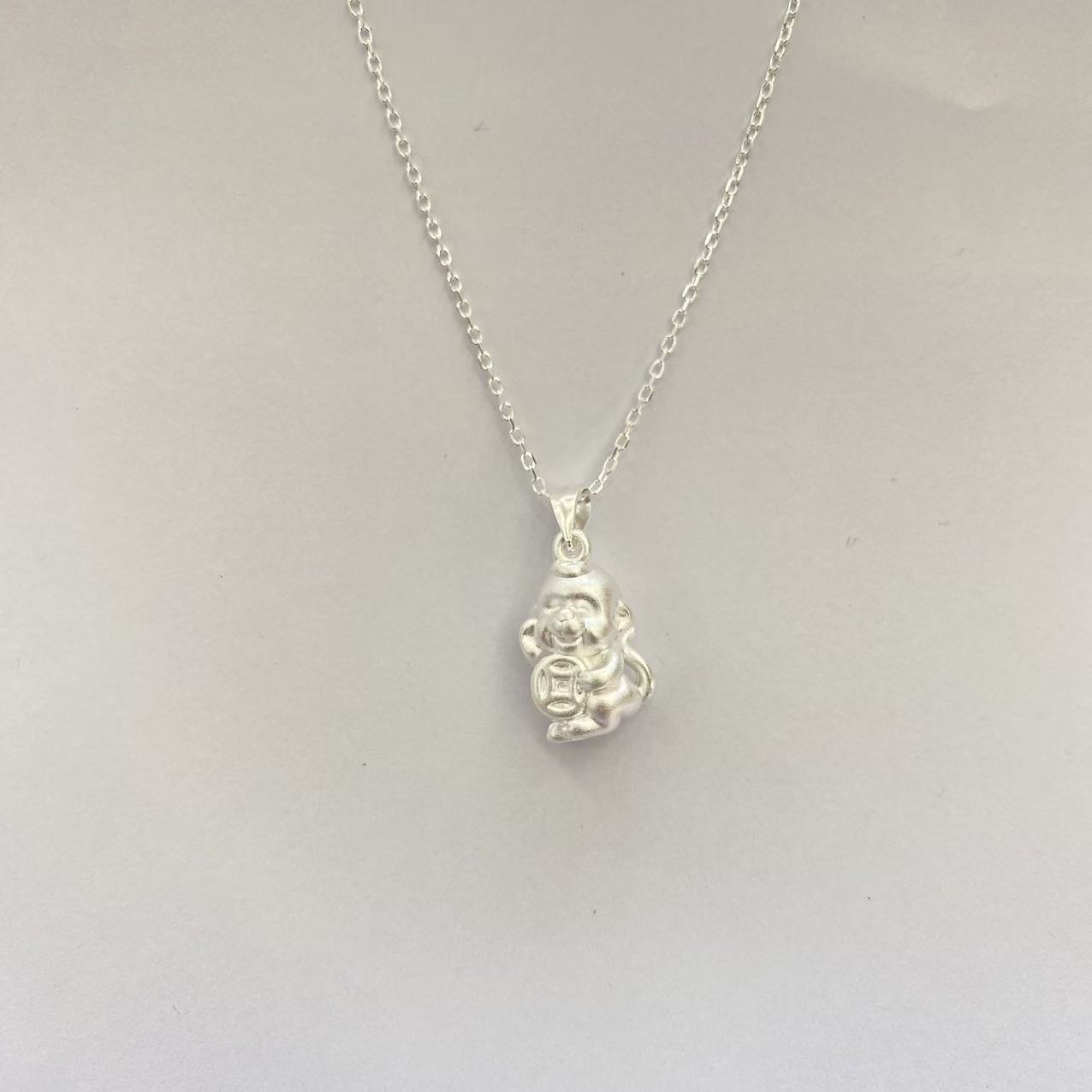 坠链均足银 足银生肖猴吊坠配批十字套链