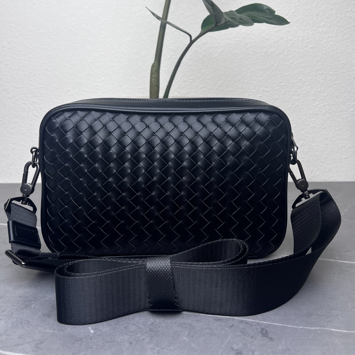 b$v手工编织男士斜挎包男士单肩包黑色休闲商务