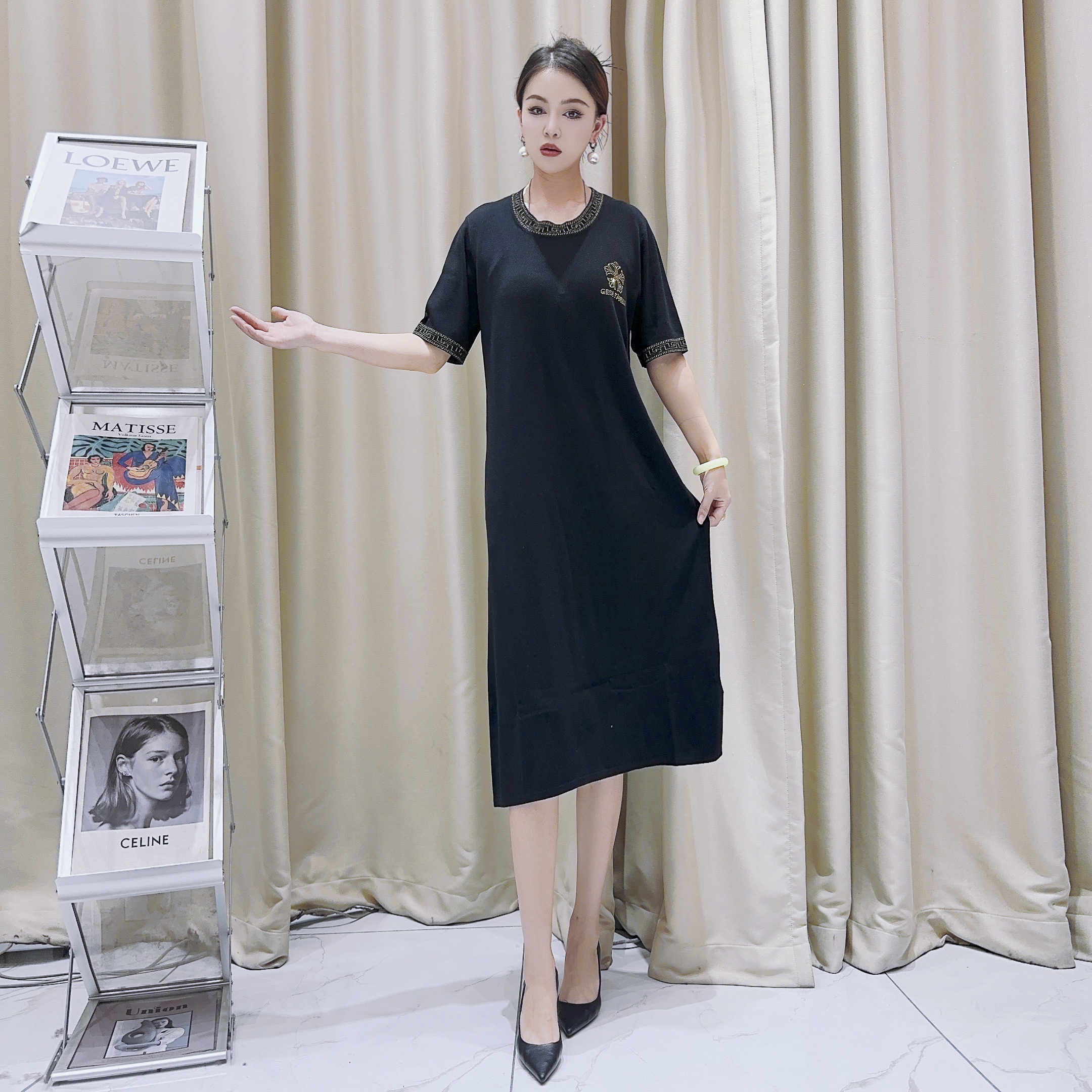 5612【春夏】黑色金镀边中长款春夏时尚显瘦宽松简约连衣裙