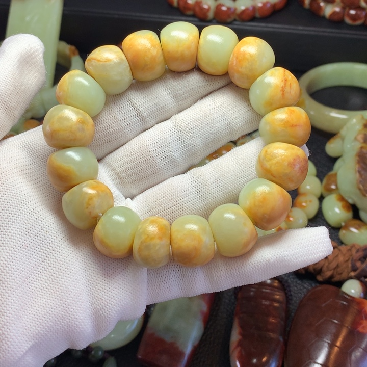 岫岩河磨玉（透闪石质玉）手链未镶嵌麒*