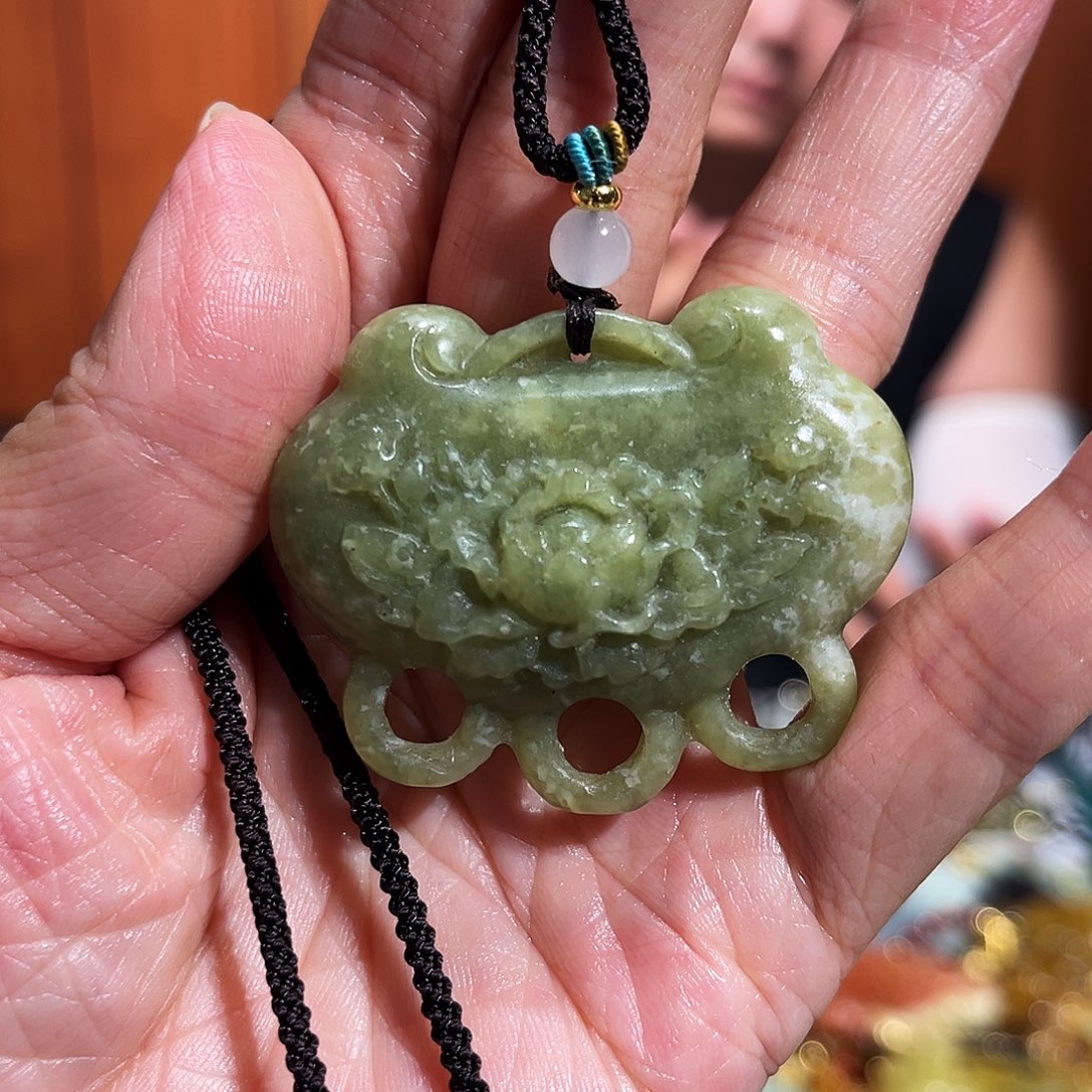 岫玉未镶嵌毛衣链