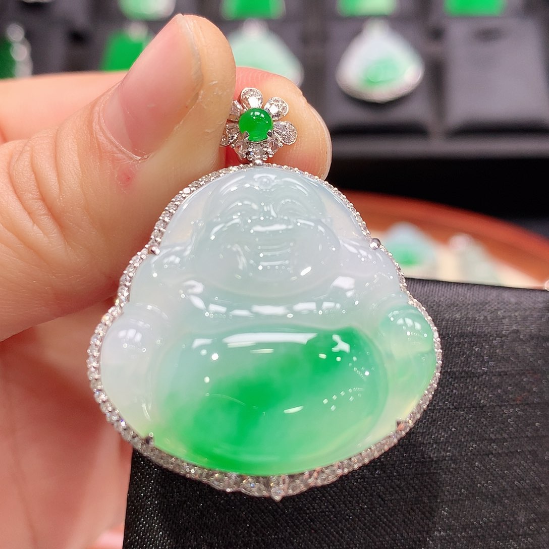 翡翠颈饰18K金镶嵌佛公