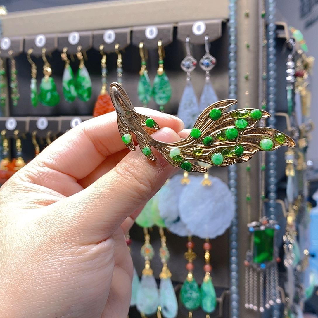 未镶嵌翡翠耳饰翡翠