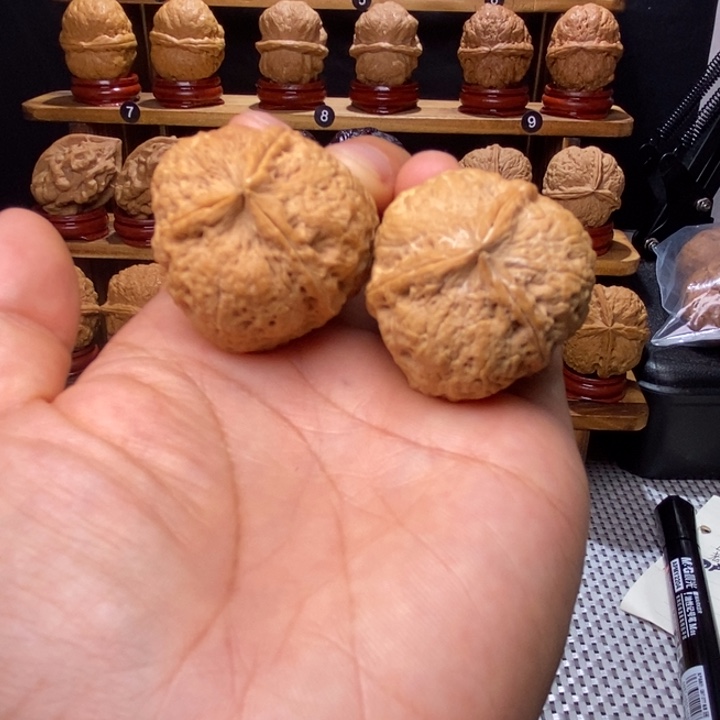 文玩核桃把件石玉三棱10