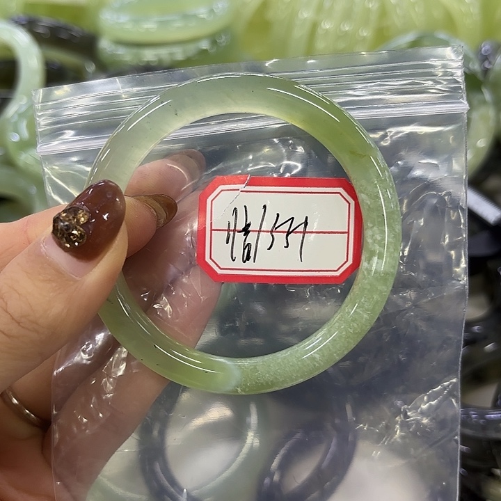 小***情蛇纹石玉未镶嵌岫玉手镯