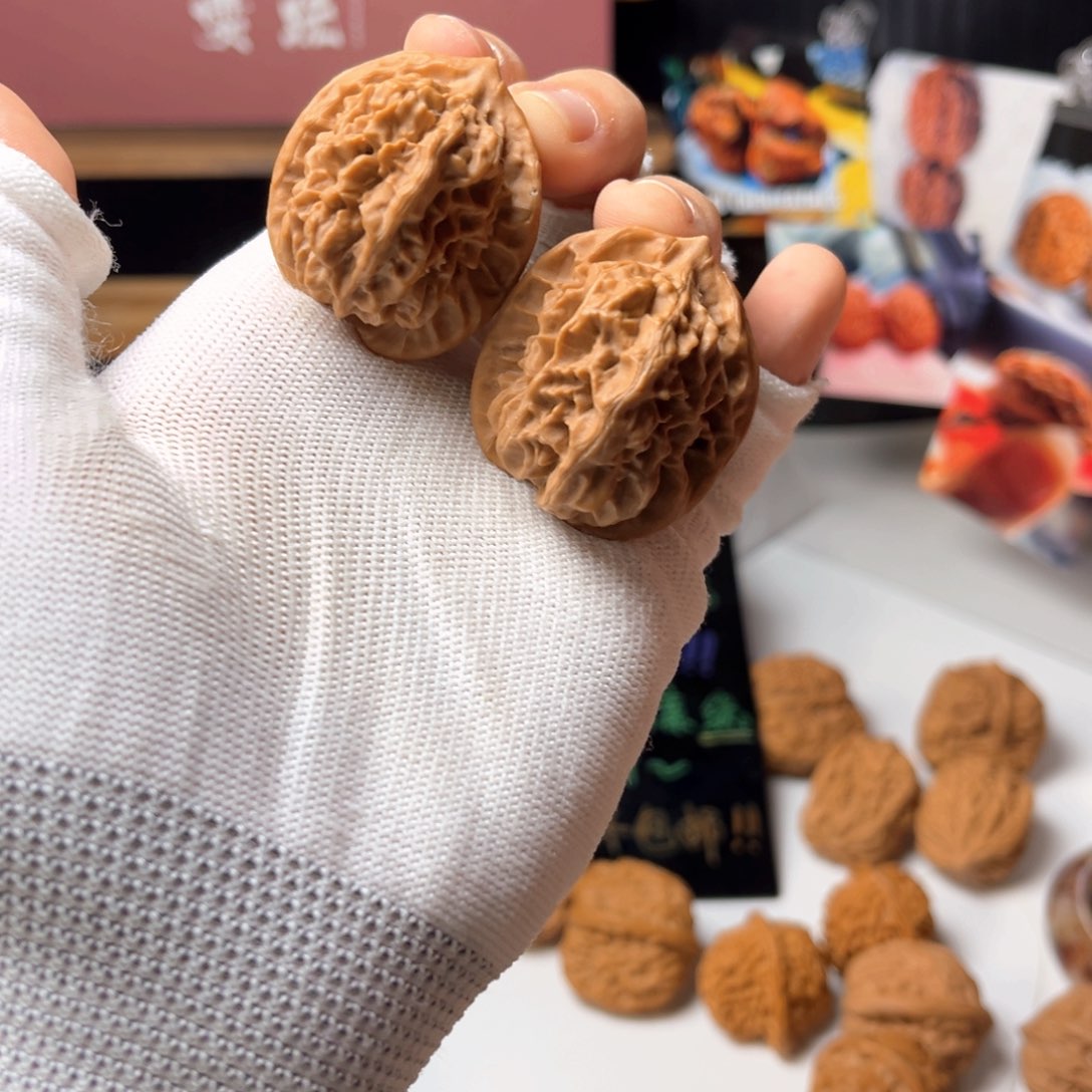 文玩核桃吊坠刀子