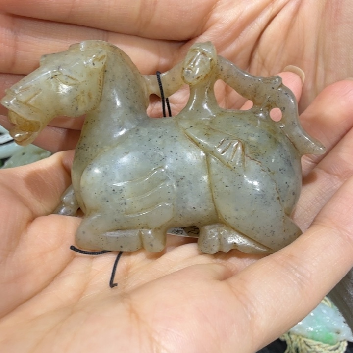 欲***都和田玉未镶嵌挂件