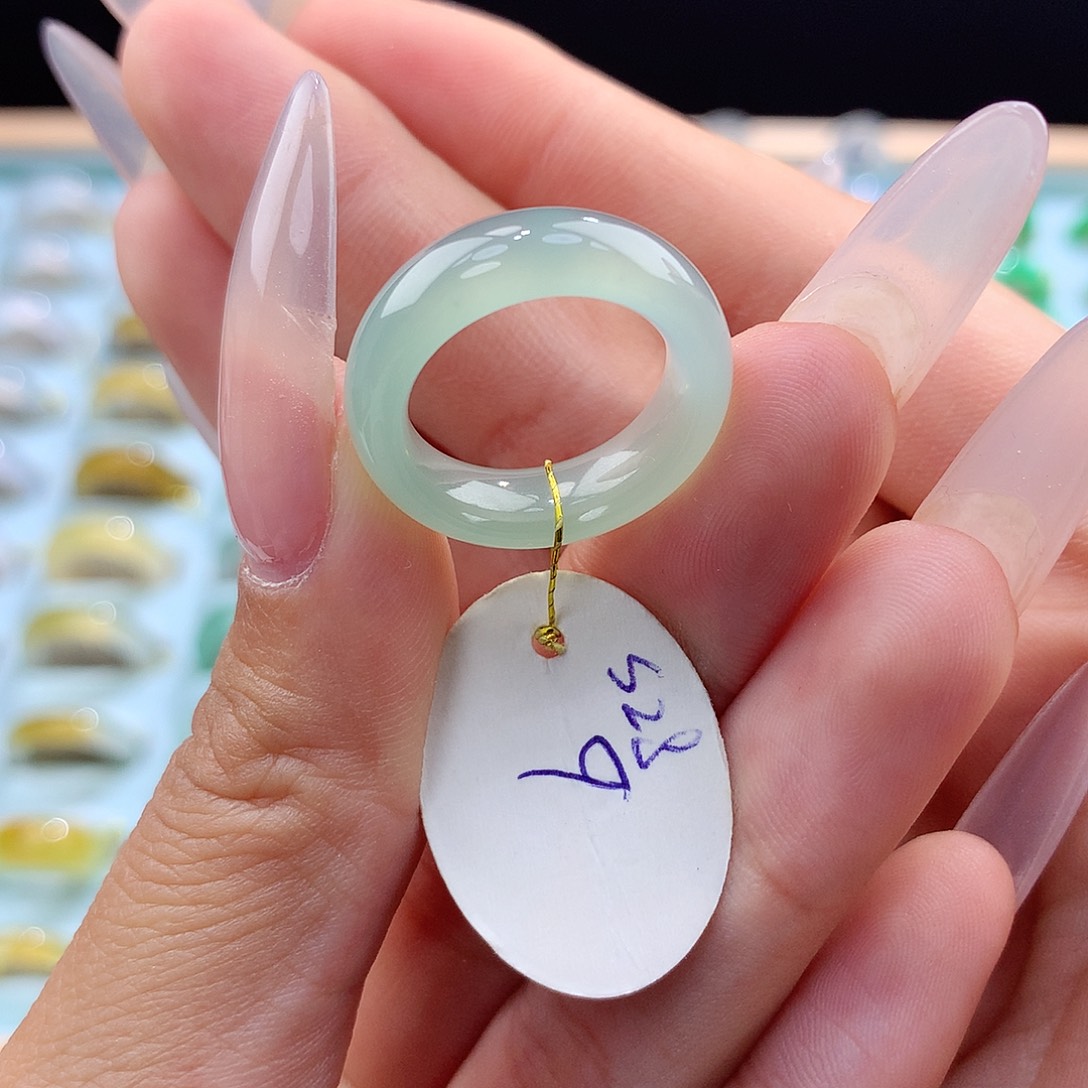 翡翠戒指未镶嵌9圈