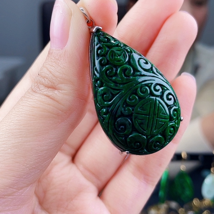 翡翠颈饰银S925镶嵌饰品