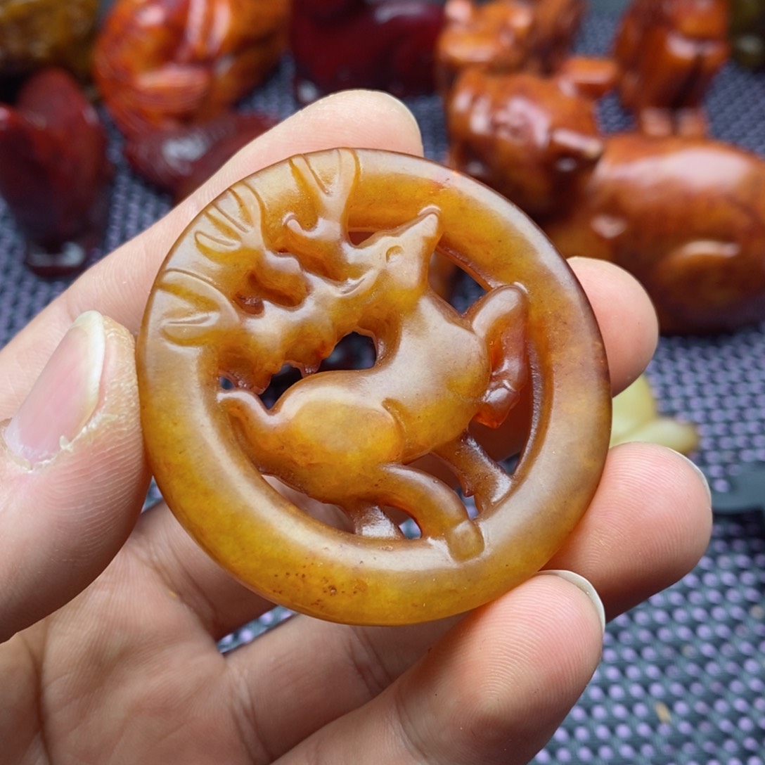 蛇纹石玉颈饰未镶嵌