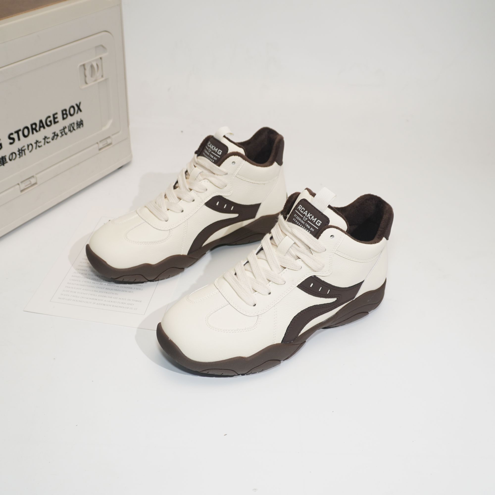 Y1617加绒大码女鞋40-43德训鞋冬季新款平底运动鞋女真皮休闲鞋