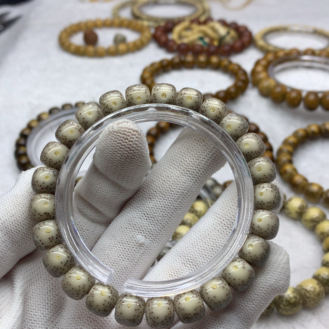 星月菩提吊坠黛****菜1223265658888800