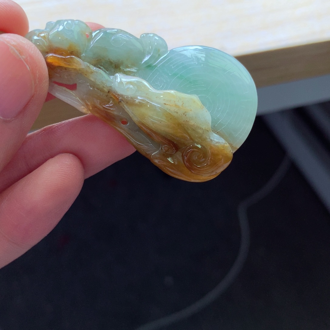 翡翠颈饰未镶嵌吊坠