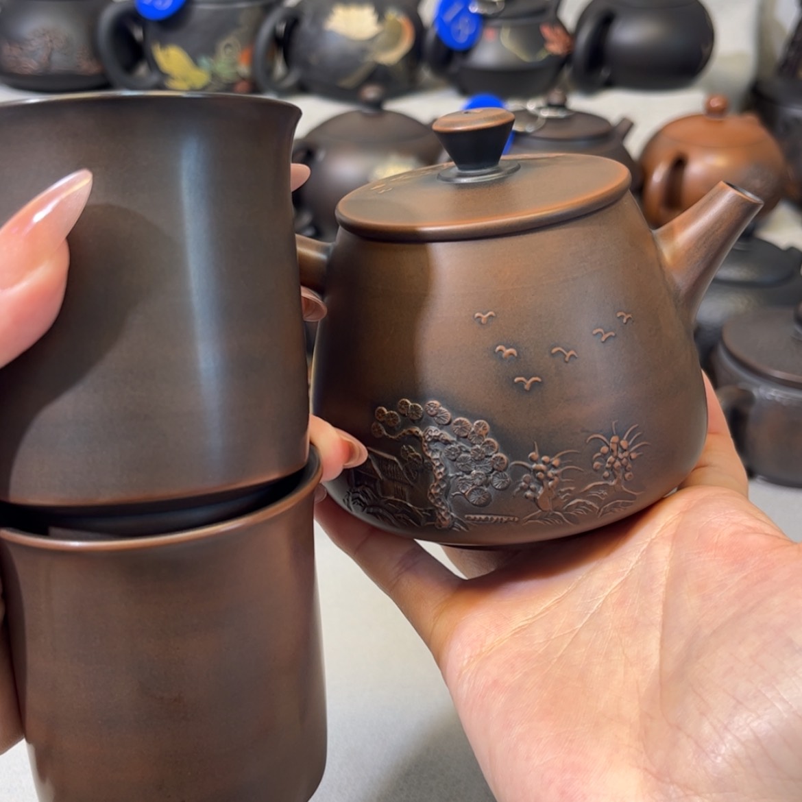 【闪购商品】好*哥红泥 微瑕 容量 270c c