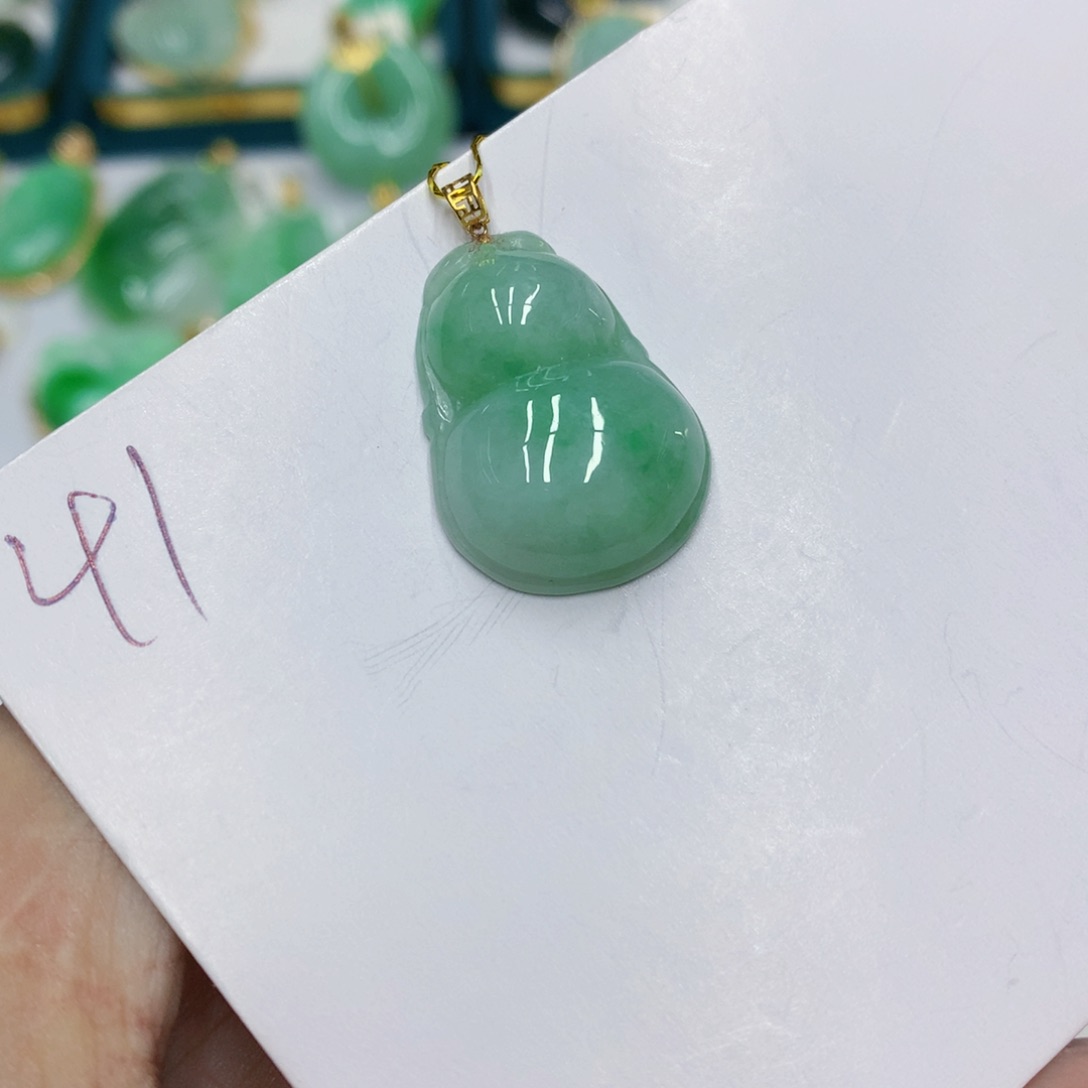 翡翠颈饰18K金镶嵌翡翠