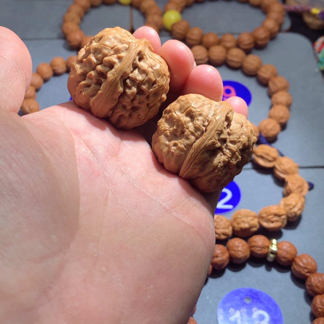 文玩核桃吊坠甲骨文狮子头