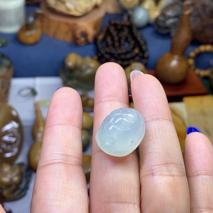 蛇纹石玉天青冻富甲未镶嵌
