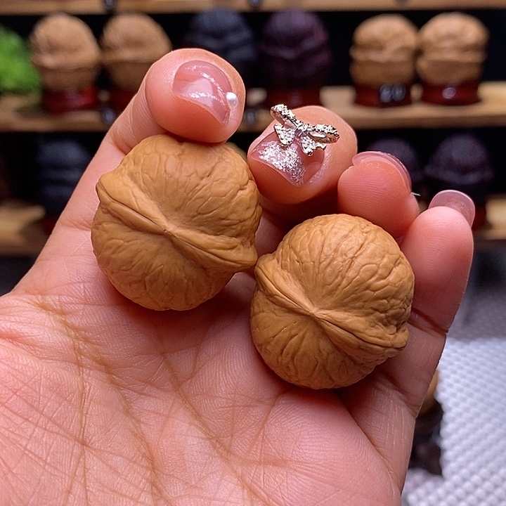 文玩核桃把件晶玉1