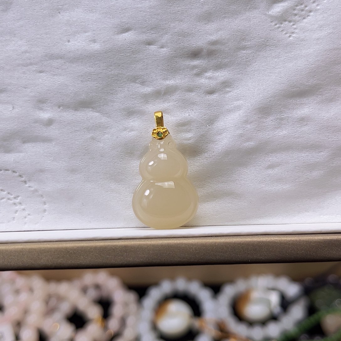和田玉18K金镶嵌吊坠(不含链)