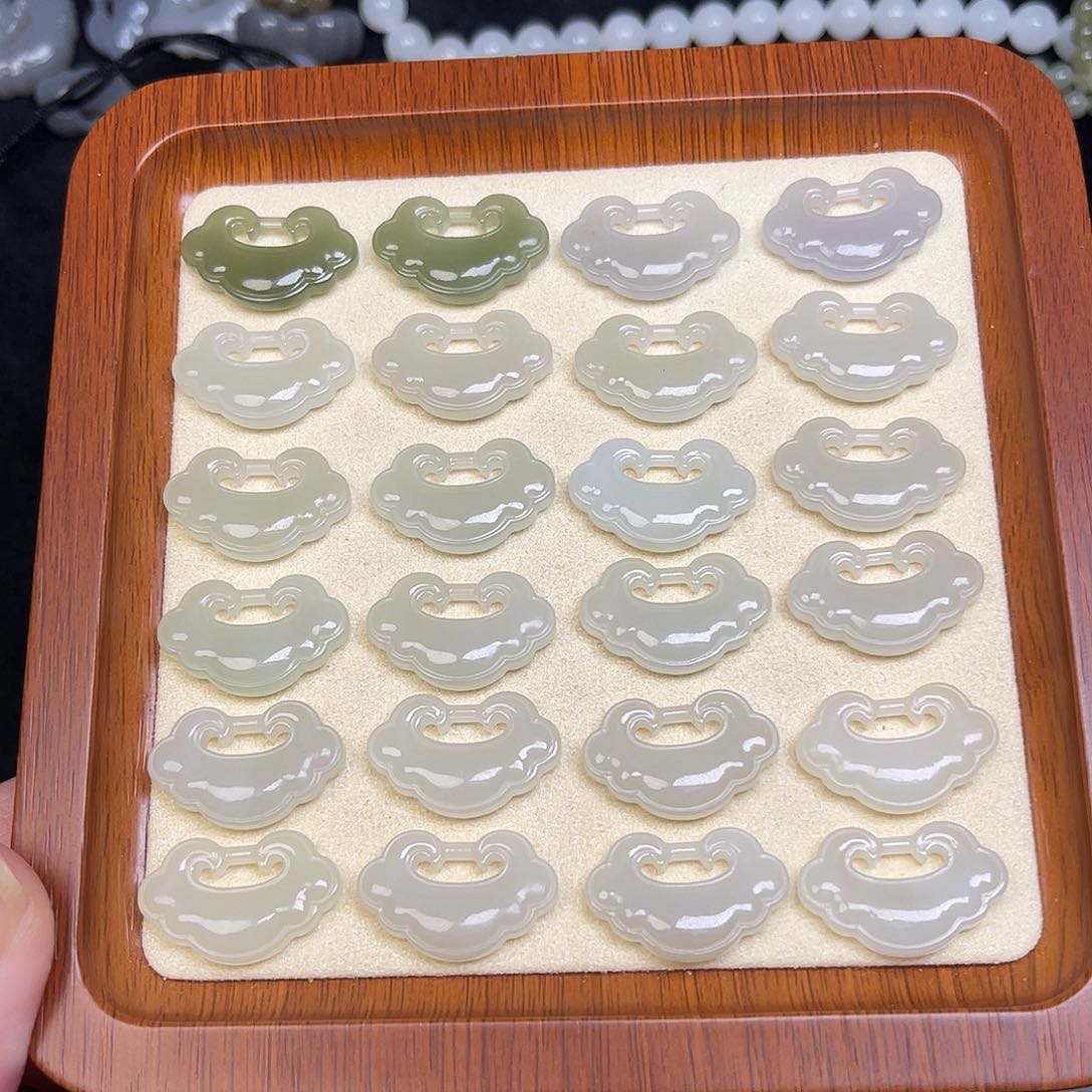 和田玉吊坠(不含链)未镶嵌多样性发一个