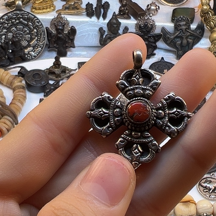 颈饰琉璃军****)g g gv c c