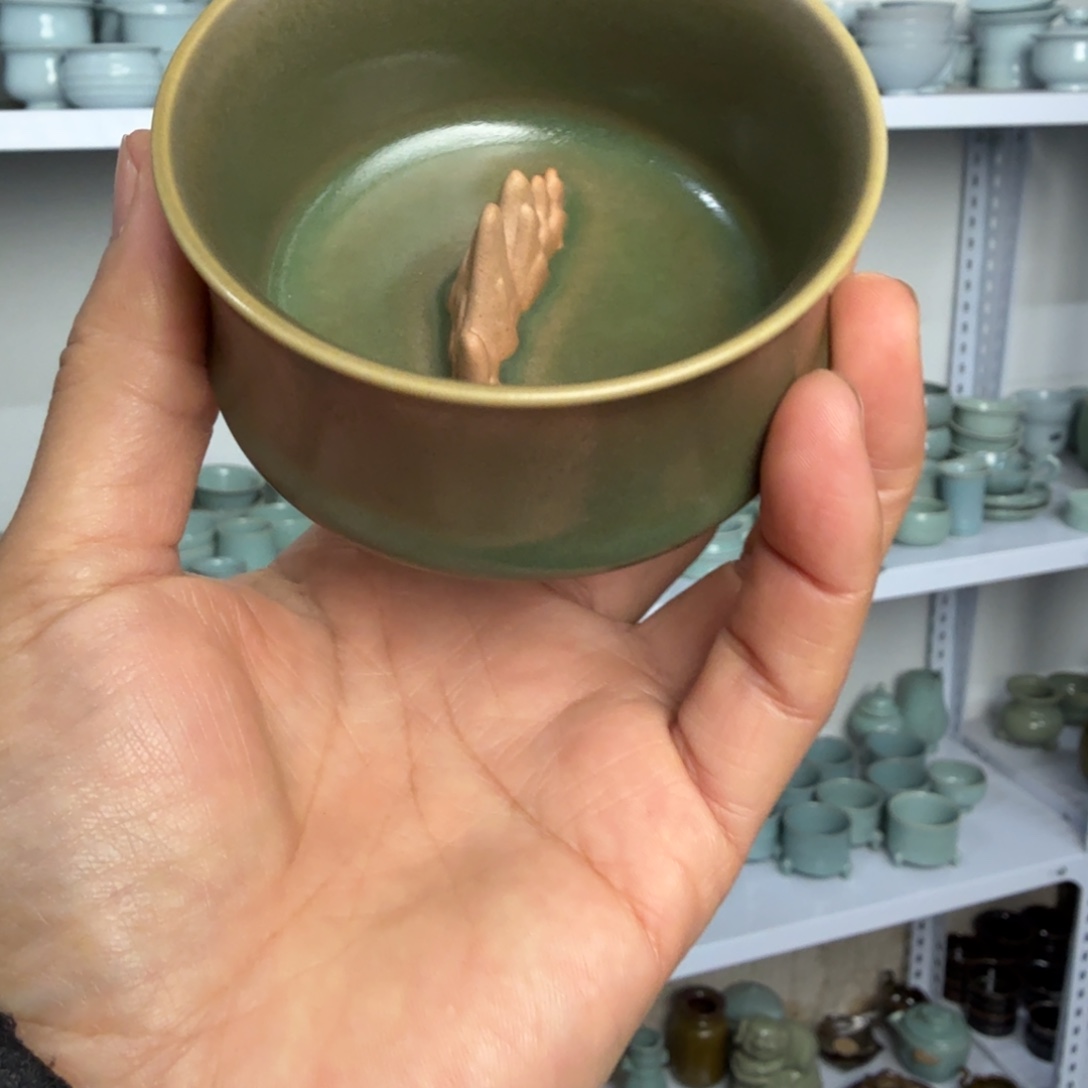 艾***5陶摆件汝瓷仿柴见山杯微瑕