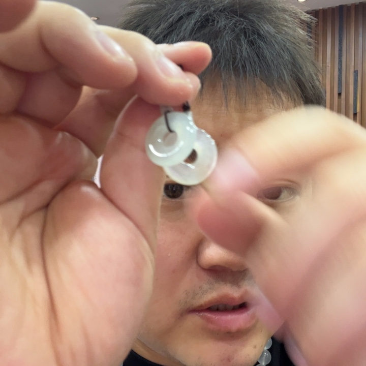 翡翠未镶嵌耳饰你好