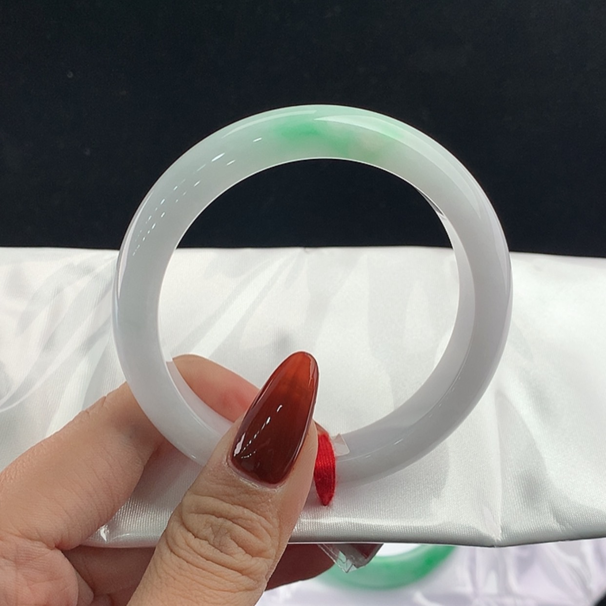 【闪购商品】未镶嵌手镯翡翠正58