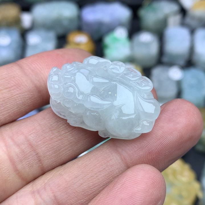 翡翠颈饰未镶嵌天然缅甸翡翠招财貔貅吊坠