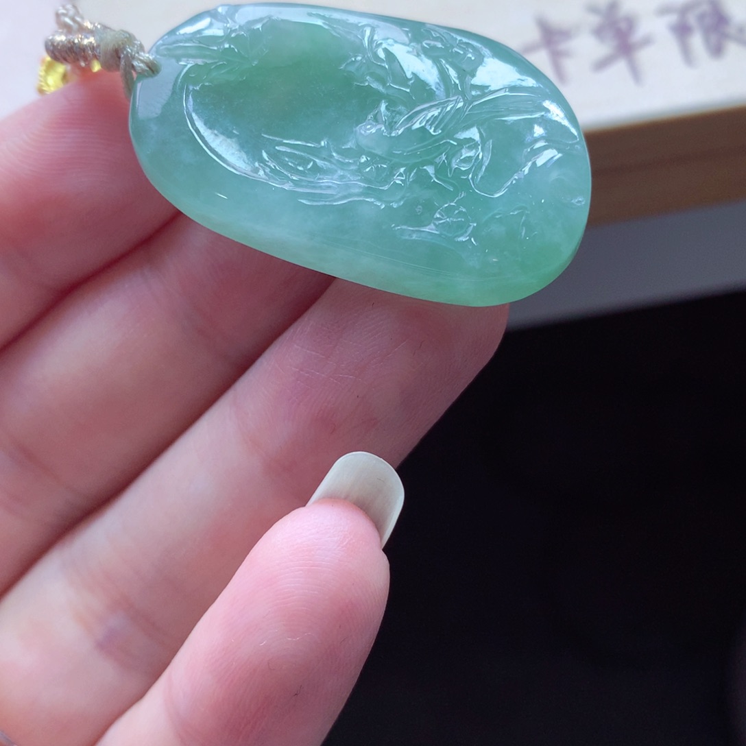 翡翠颈饰未镶嵌吊坠