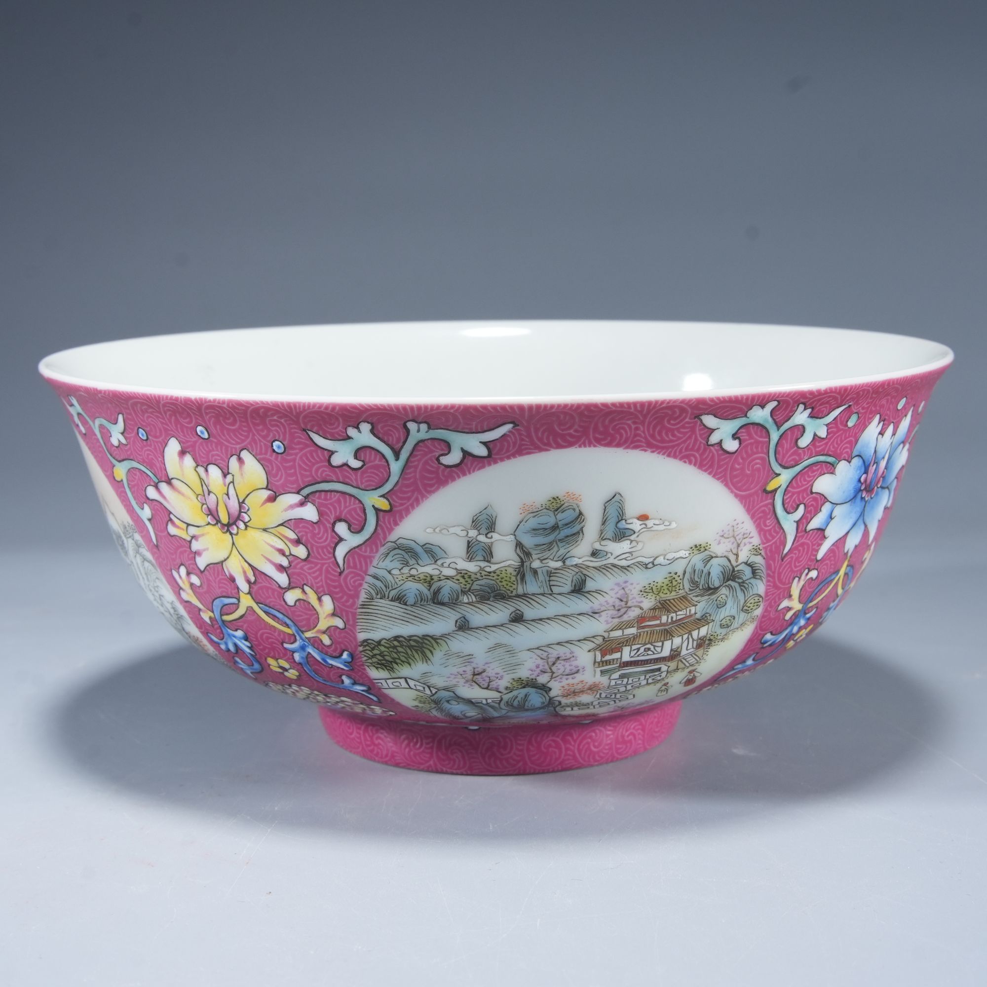 h538/清道光（官） 粉彩轧道开光山水人物图碗【华豫之门甄选】