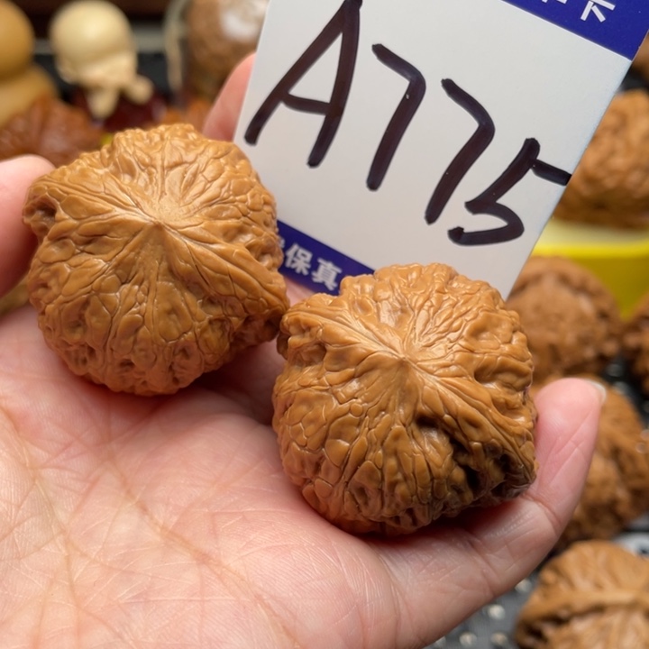 X***。桃核把件铁锤妹妹38