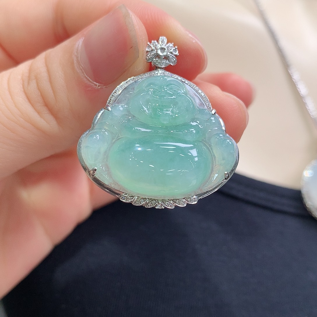 翡翠18K金镶嵌颈饰佛公