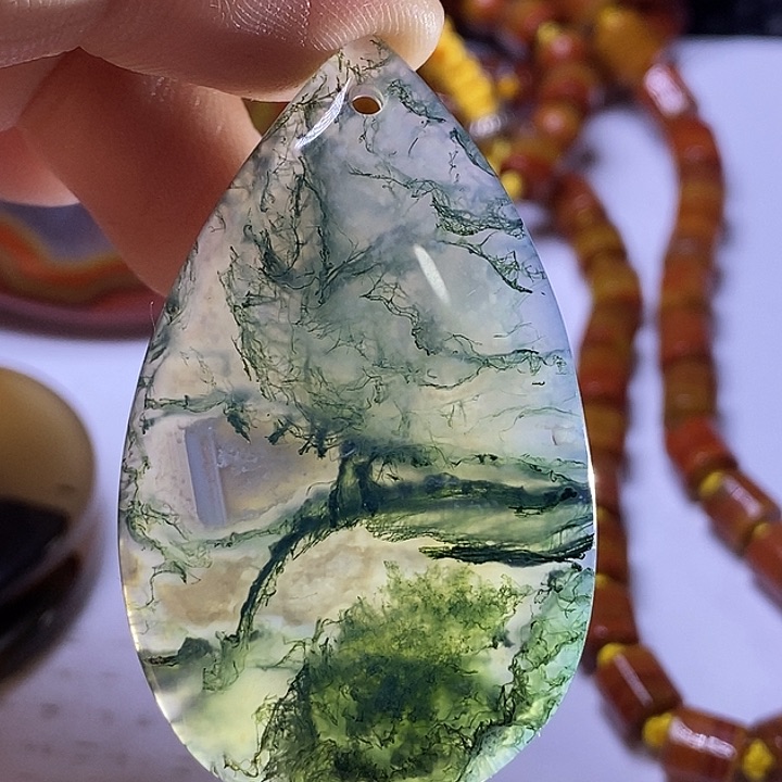 玛瑙/玉髓颈饰未镶嵌