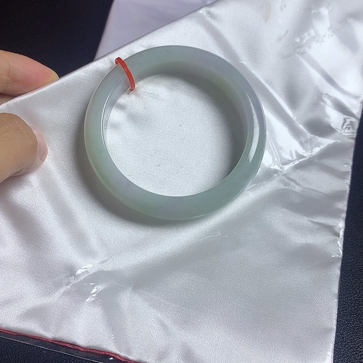 翡翠手镯未镶嵌翡翠56