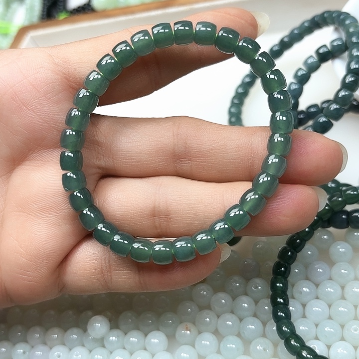 翡翠未镶嵌颈饰手串1条卡7