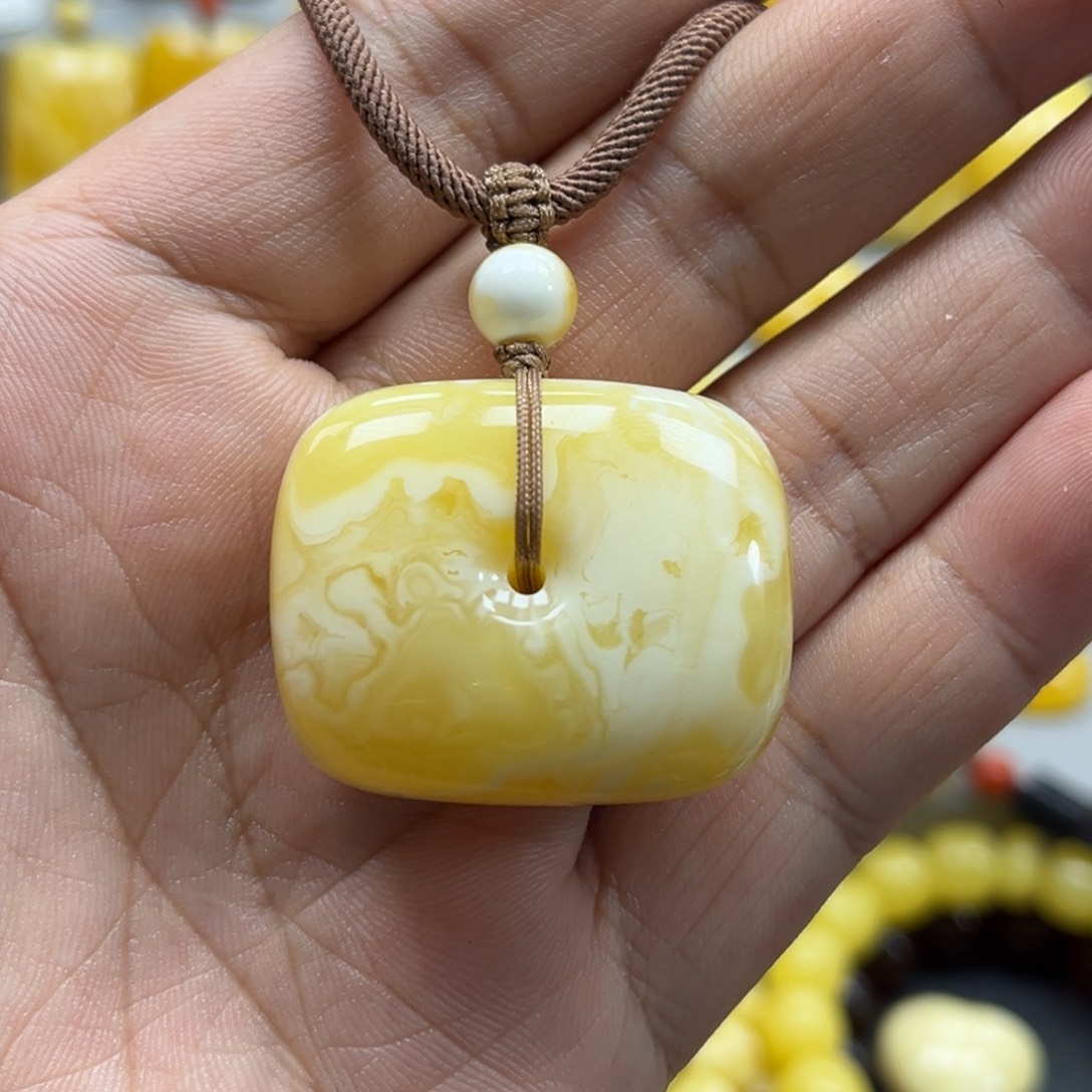 蜜蜡未镶嵌珠宝奇石