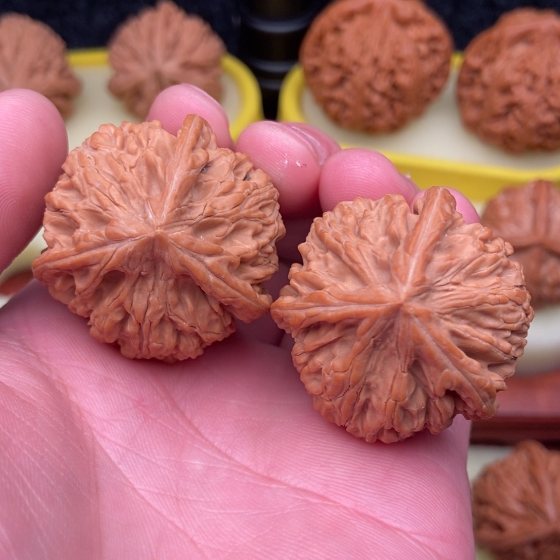 文玩核桃把件毕业文山球三棱37