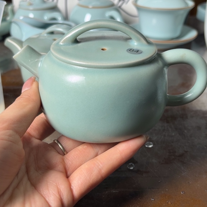 84号卡咯哦哦哦摸来咯哦哦哦