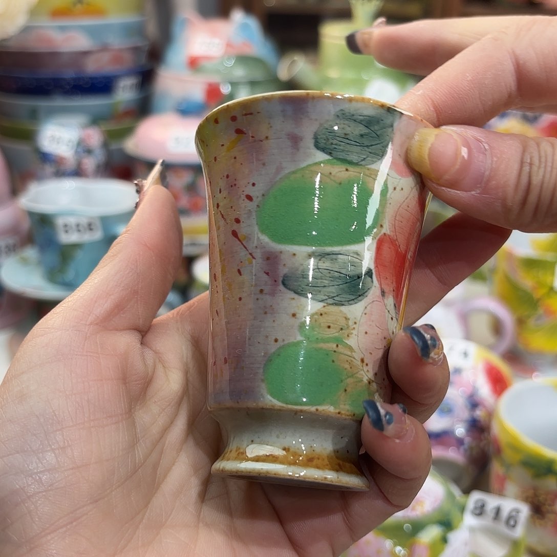 瓷片我不敢看电视我在床