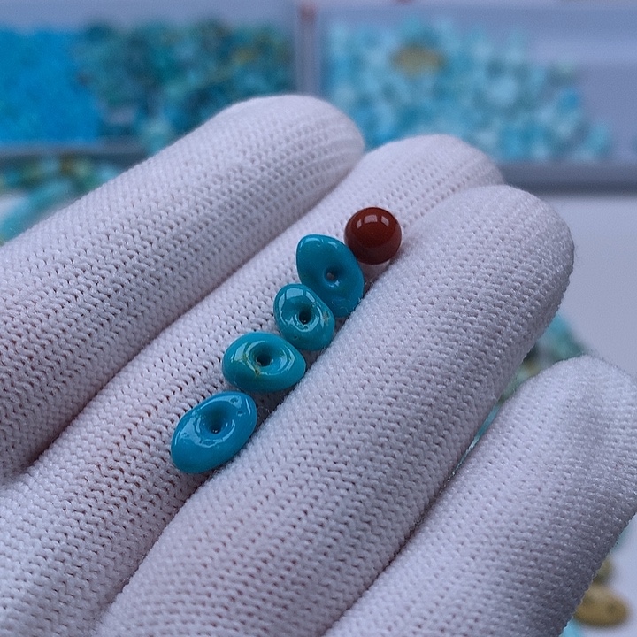 南红玛瑙未镶嵌珠宝奇石